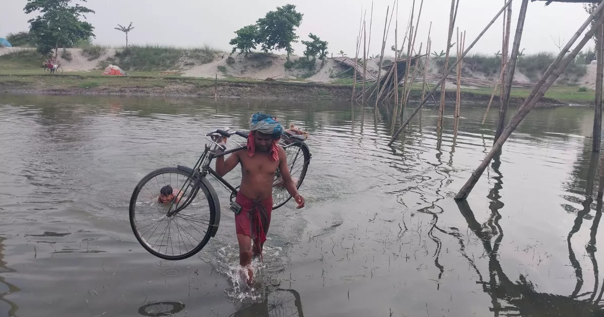 Eight villages cut off as bamboo bridge lies broken for a month in Kurigram