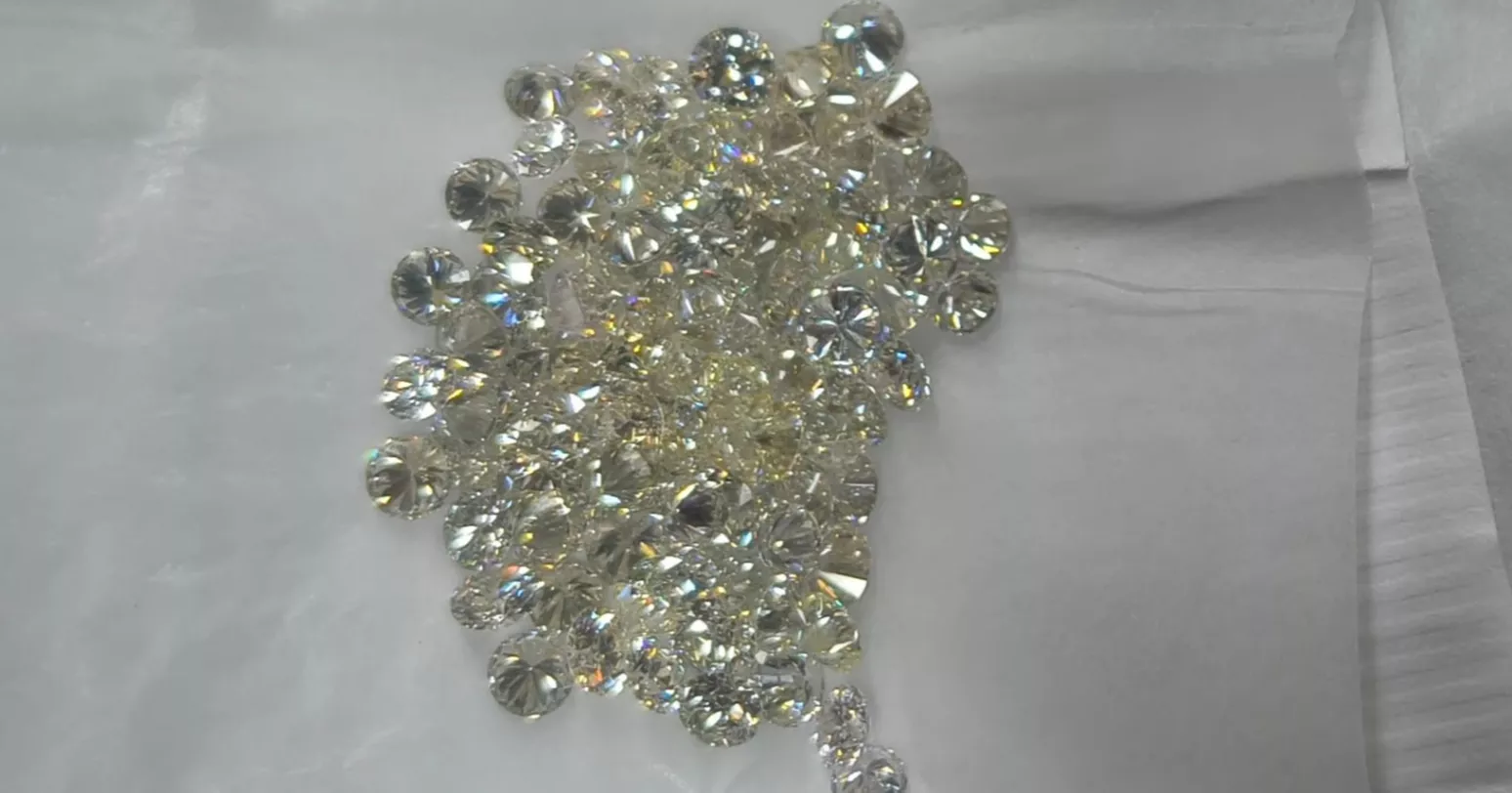 Gold, diamonds worth Tk 2.7cr seized from passenger at HSIA