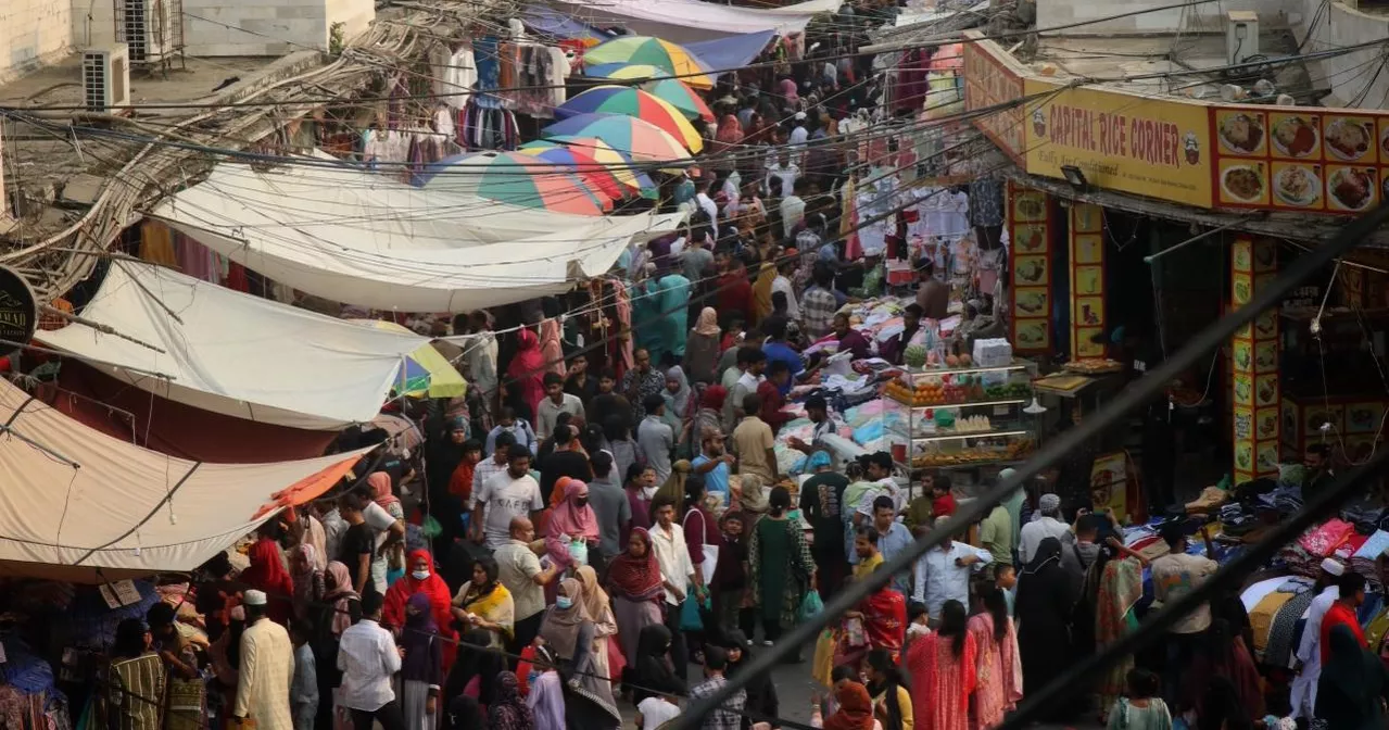 Festive shopping frenzy grips Dhaka markets before Eid