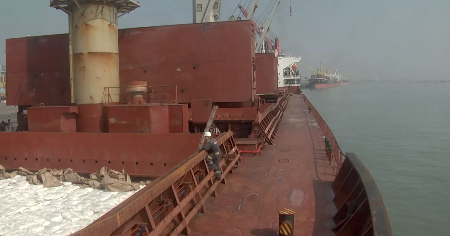 24, 690MT Indian rice arrive at Ctg port