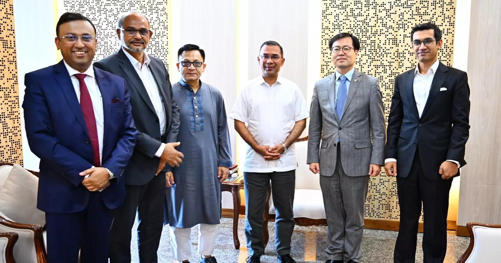 PM invites South Korean President to visit Bangladesh