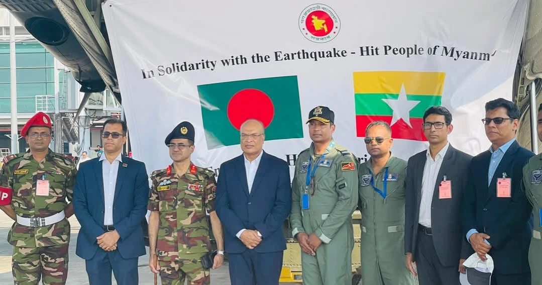 Bangladesh hands over first consignment of humanitarian relief to Myanmar