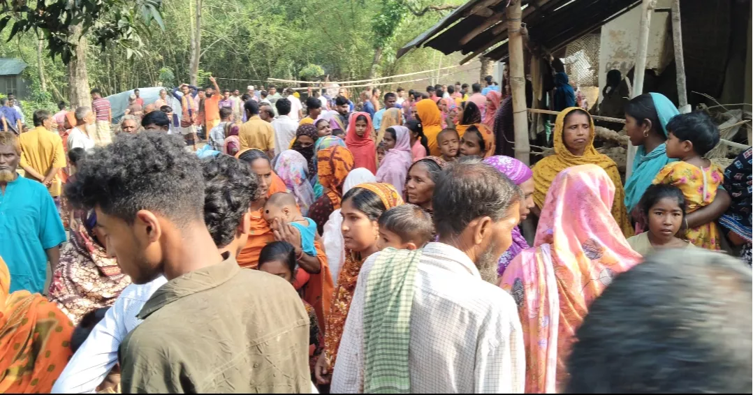 Parents, 2 children found dead in Naogaon
