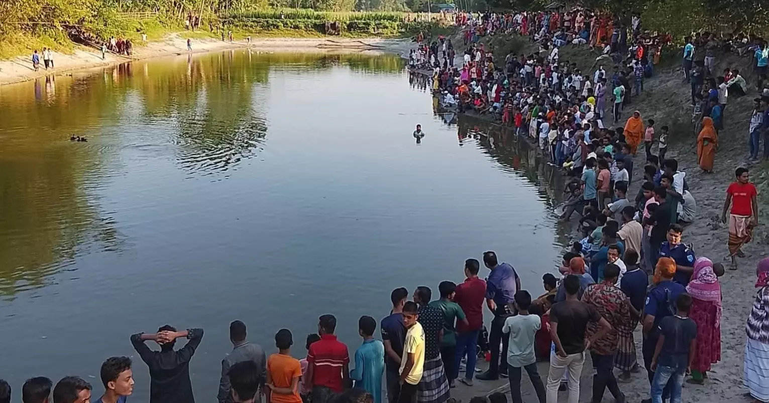 Missing child found dead in pond in Mithapukur