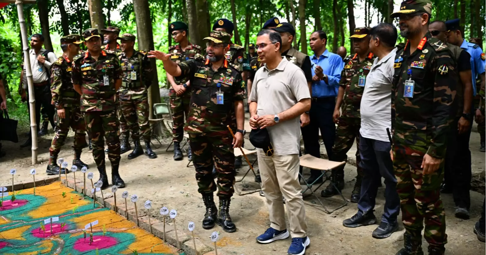 PM makes surprise visit to Army summer exercise, observes field training