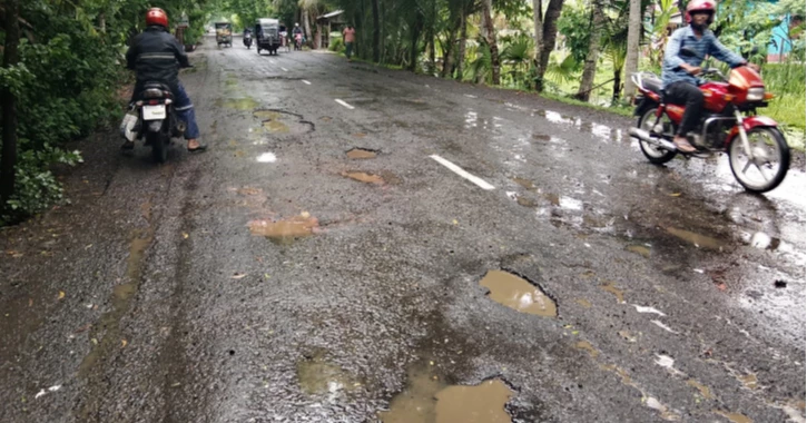 Rain batters 180km of roads in Bagerhat, causing Tk 80cr damage