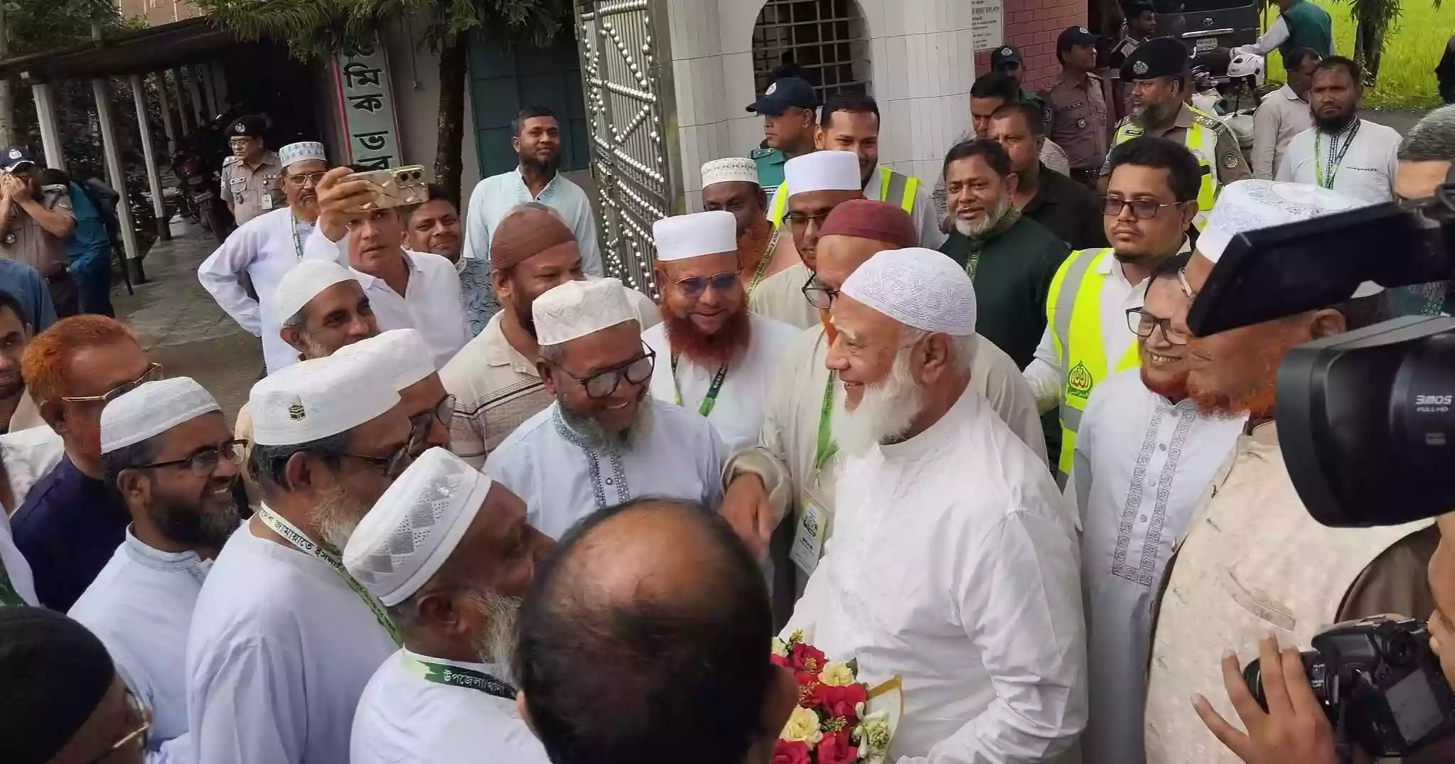 Jamaat Ameer warns activists against transgressions, with party now vying for power