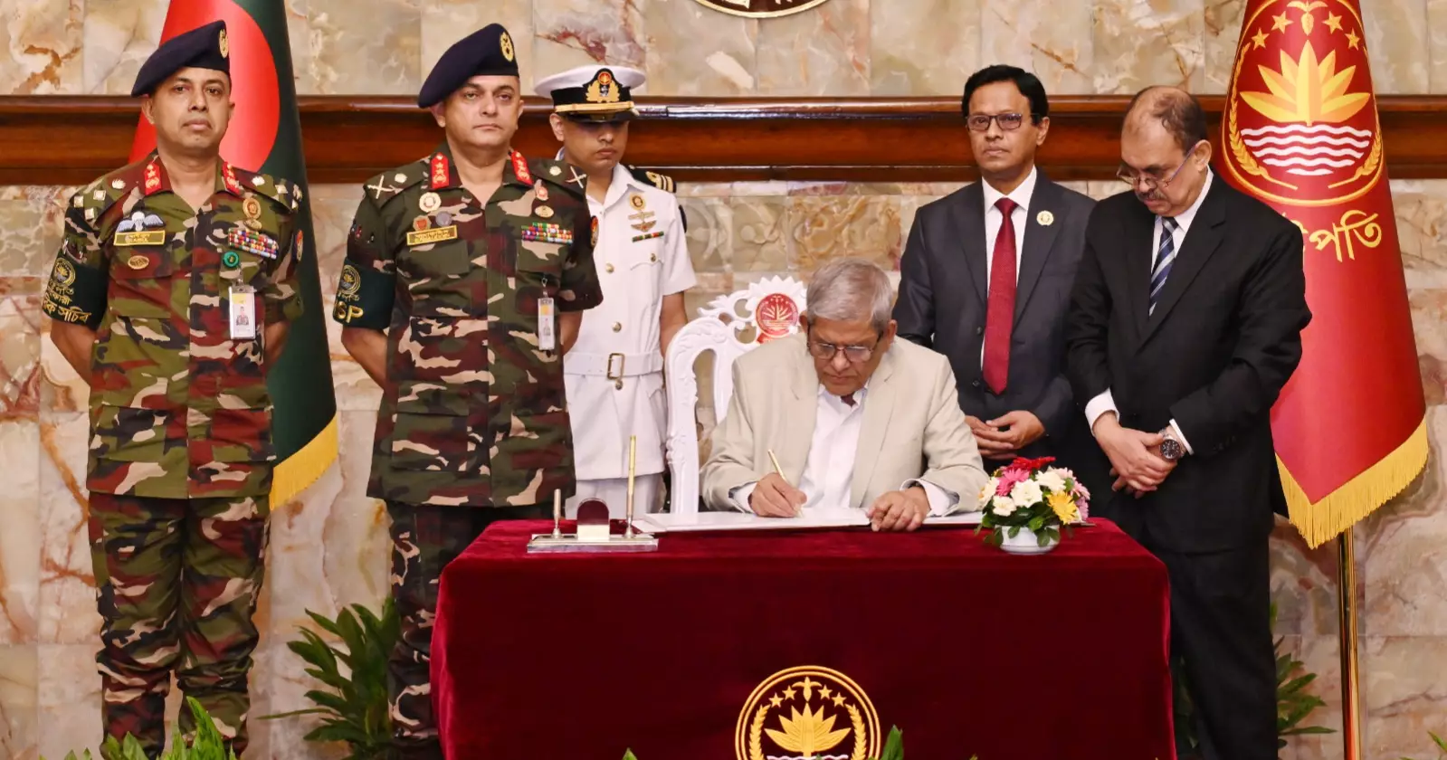 President Mirza Fakhrul moves to Bangabhaban, begins official duties