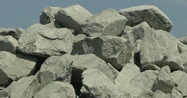 Arbitrary deals and policy shifts build mountains of unsold stones at MGMCL