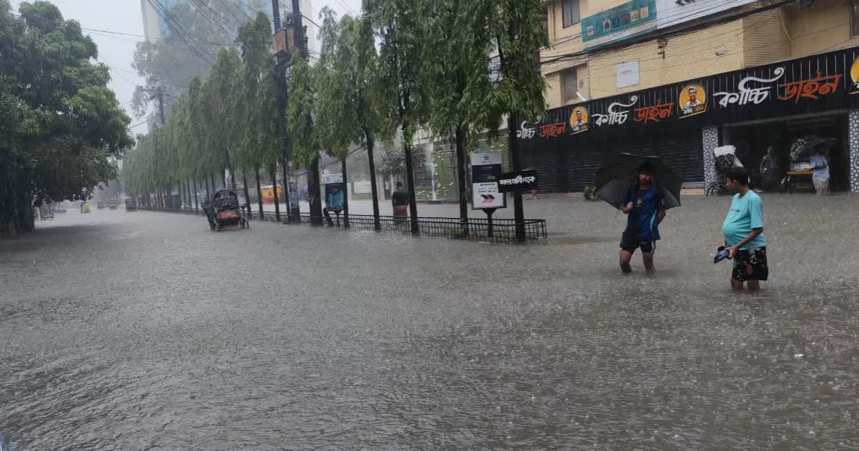 Chattogram records highest daily rainfall in 42 years; normal life disrupted