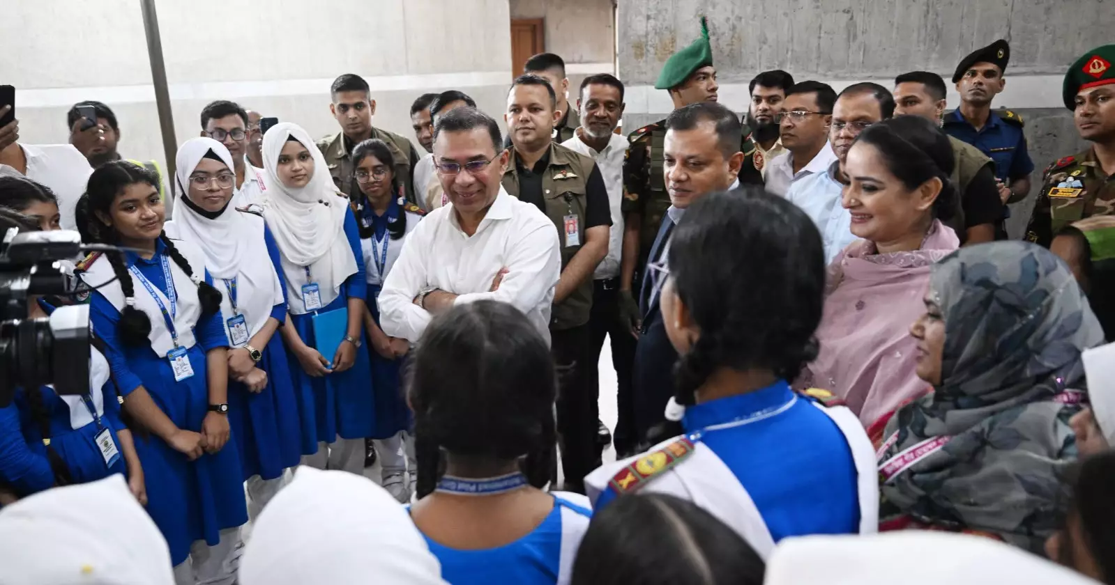 PM asks students to become skilled, responsible citizens
