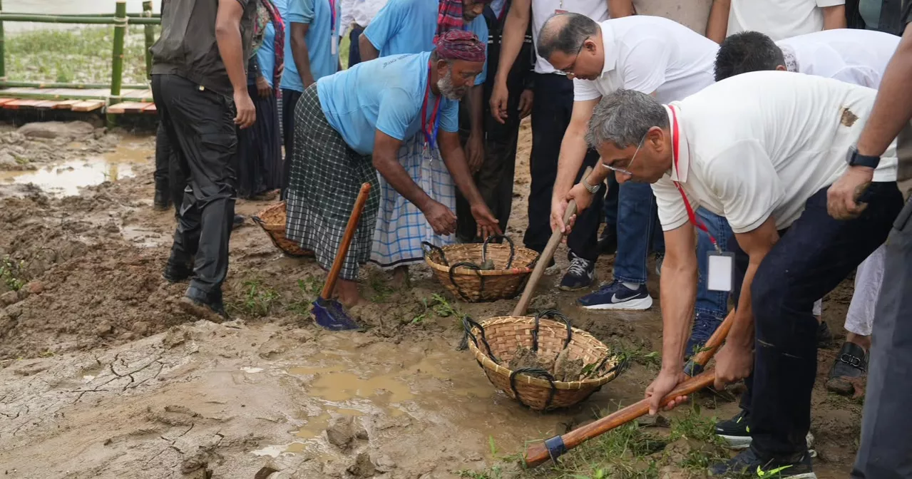 PM inaugurates Tk 1,542 cr Muhuri-Kohua flood control project in Feni
