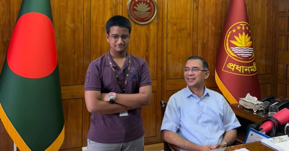 Mother of July martyr meets PM with cancer-stricken son; assured of job support