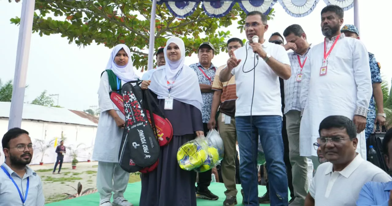 PM inaugurates projects, distributes Family Cards, Farmers’ Cards and honorariums during Feni visit