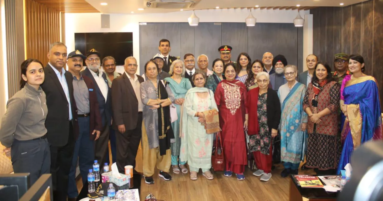Bangladeshi and Indian veterans from ‘71, serving officers taking part in celebrations on both sides of border