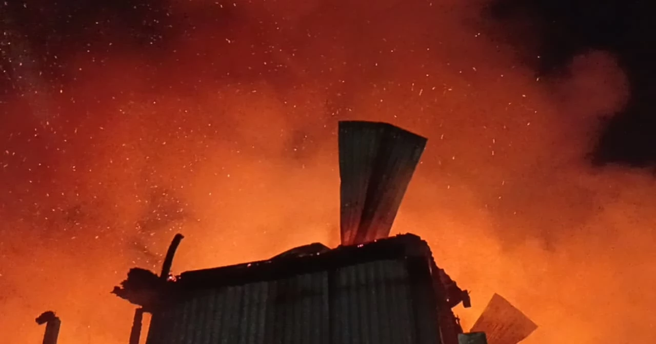 Tongi Millgate slum fire under control