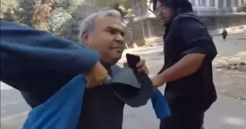 Awami-leaning teacher chased away from DU campus by students