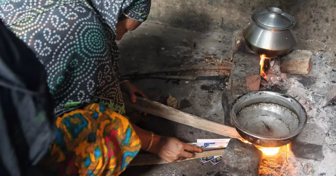 Gas shortage persists, Dhaka households struggle to cook