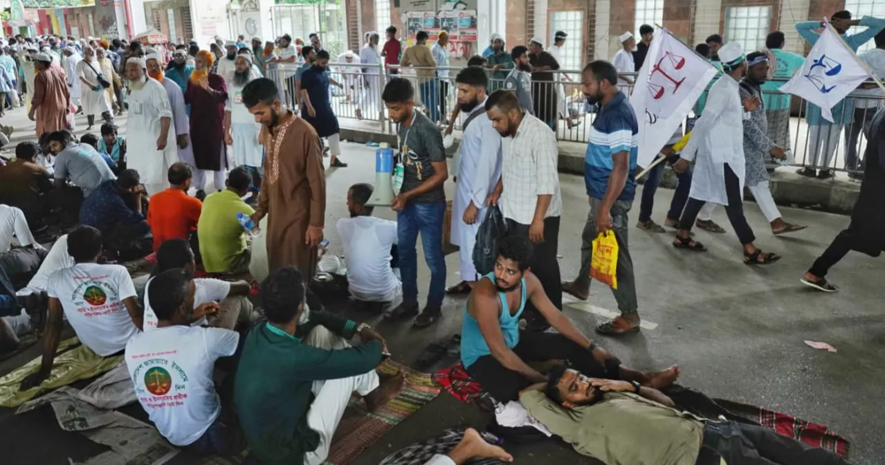 Jamaat’s 'National Rally': Activists march towards Suhrawardy Udyan