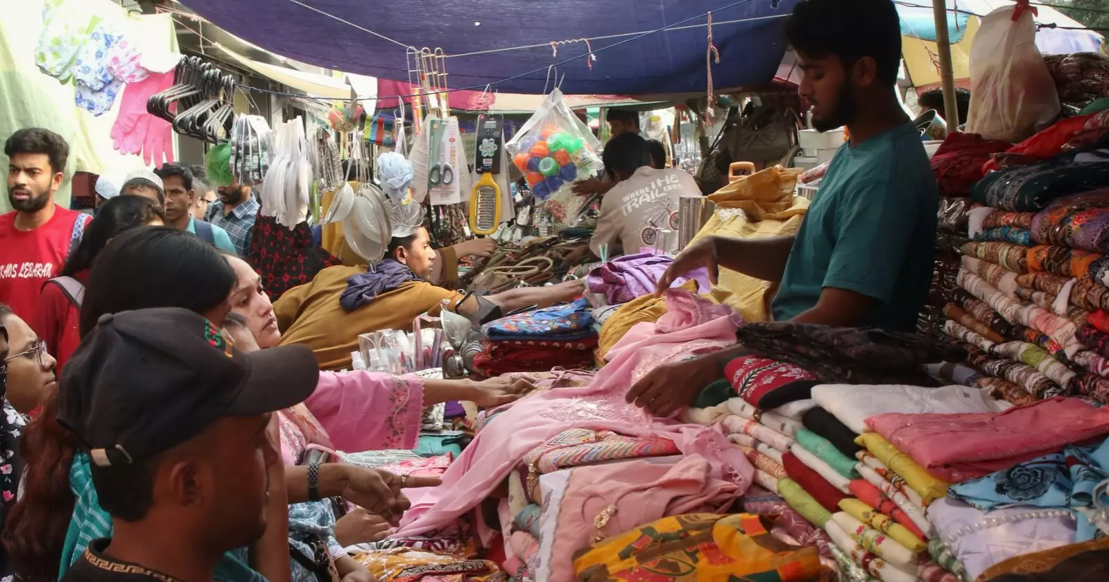 Jaywalking surges near New Market, Chandni Chowk ahead of Eid