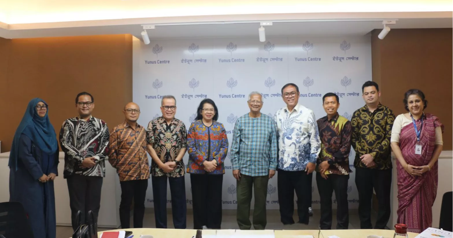 Indonesia seeks guidance from Prof Yunus on microcredit, social business