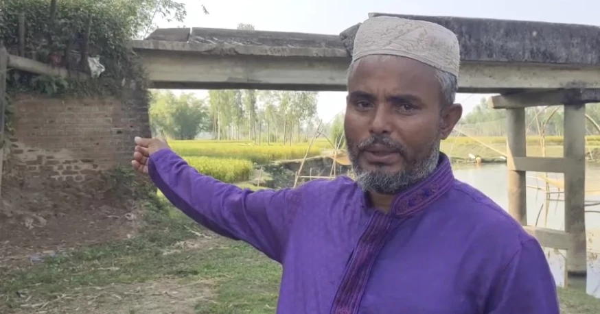 Crippling bridge forces 30,000 Lalmonirhat residents to risk their lives daily