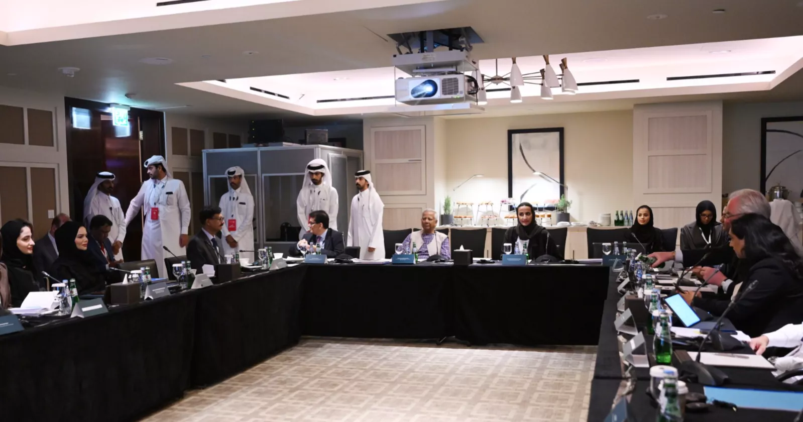 Prof Yunus urges Qatar to be proactive in OIC to push for Rohingya repatriation