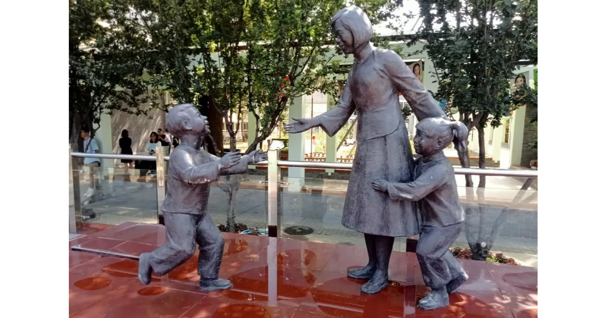 Beijing primary school showcases holistic education to intl journos