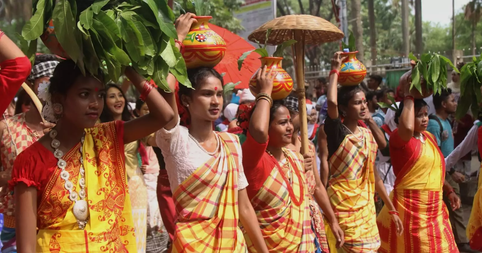 Dhaka University embraces Bengali New year with gorgeous activities
