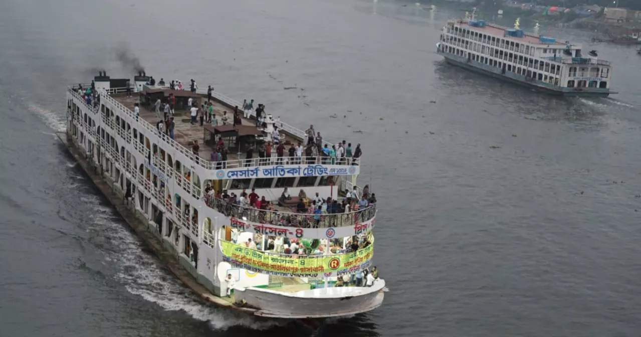 Eid homebound journeys begin amid rain in Dhaka transport hubs