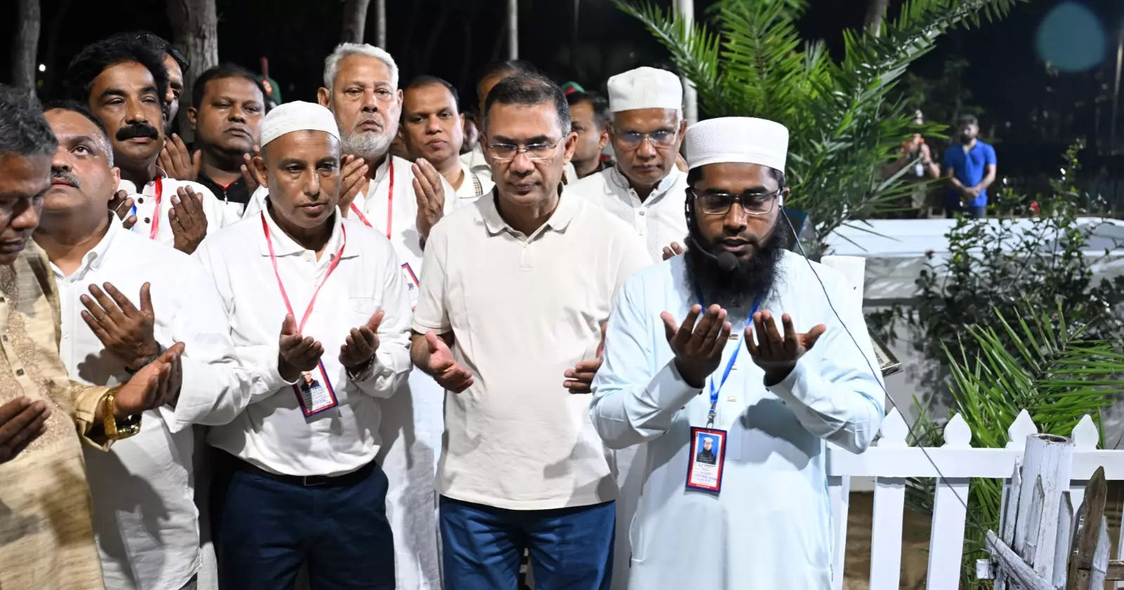 PM visits relatives’ graves, offers fateha in Dinajpur