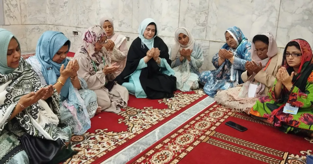 Tarique Rahman visits Shahjalal shrine, offers prayers