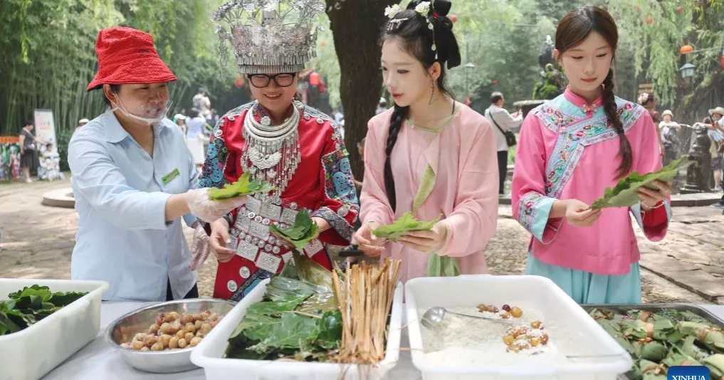 Dragon Boat Festival heritage sparks tourism boom in China