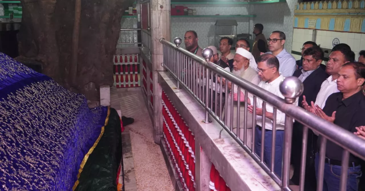 Tarique visits shrines of Shahjalal, Shah Paran; offers prayers