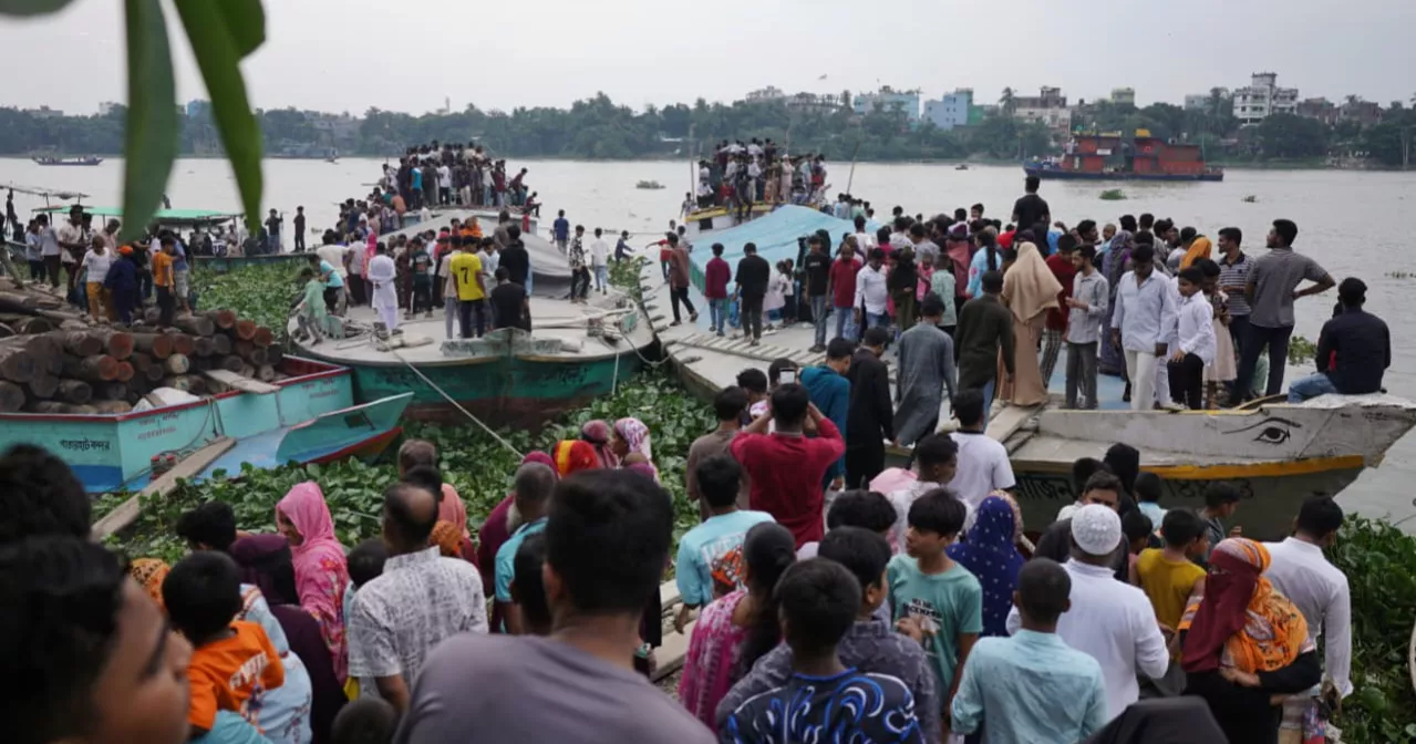 Buriganga boat race celebrates Dhaka’s 416th anniversary