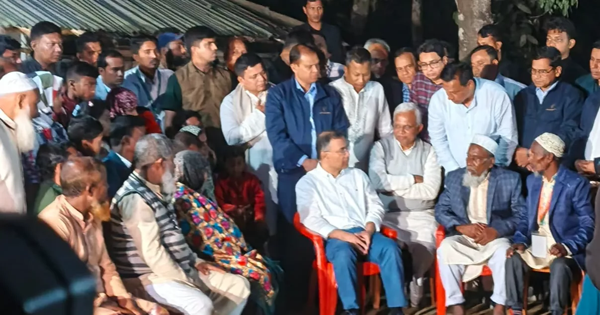 Tarique Rahman pays tribute at martyr Abu Sayed’s grave in Rangpur