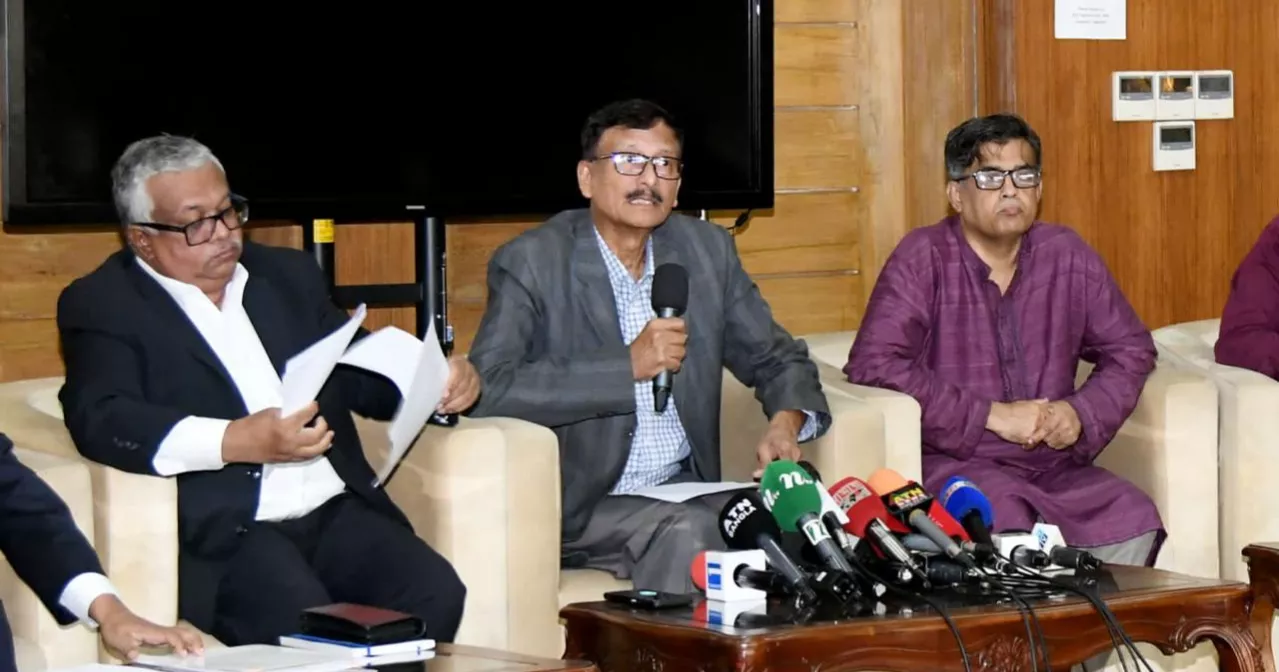 Prof Yunus to begin UNGA tour on Sept 22; 4 political leaders among delegation