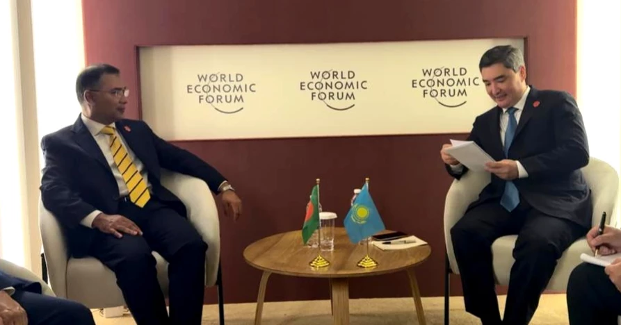 PM, Kazakh counterpart agree on bolstering bilateral ties, opening permanent missions