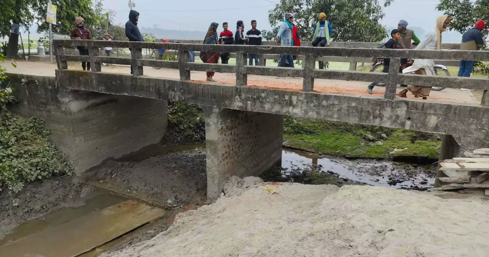 Kushtia farmers upset over canal blockage, fear permanent waterlogging