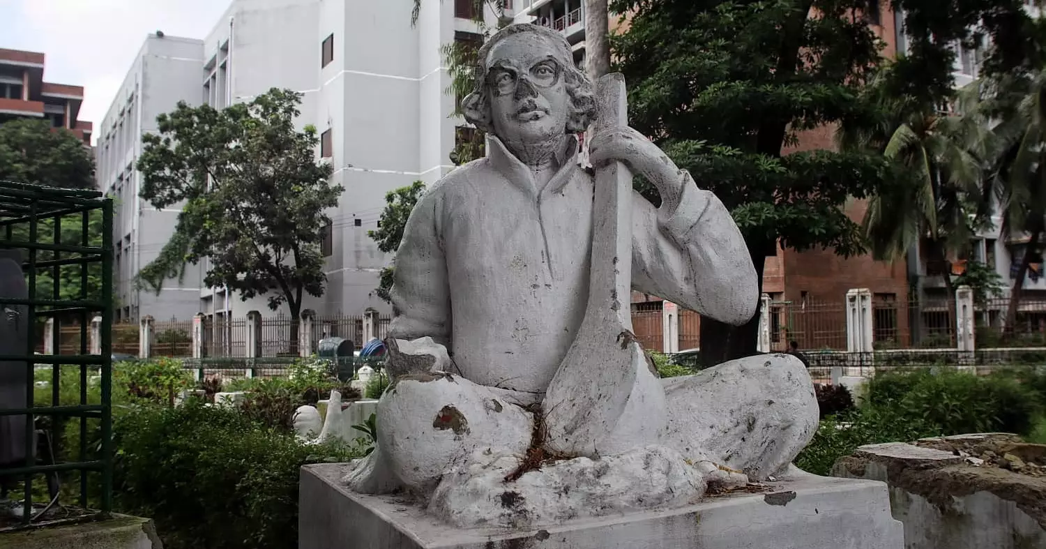 Broken sculptures, fading history: DU’s ‘Swadhinata Sangram’ complex