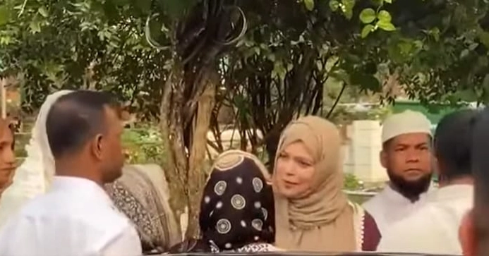 Zubaida visits father’s grave, takes mother home from hospital