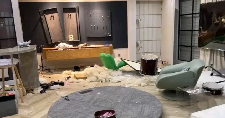 Salman Muqtadir’s studio ransacked amid “extortion dispute”