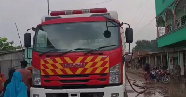 Fire at Gazipur jhut warehouse brought under control after3  hours