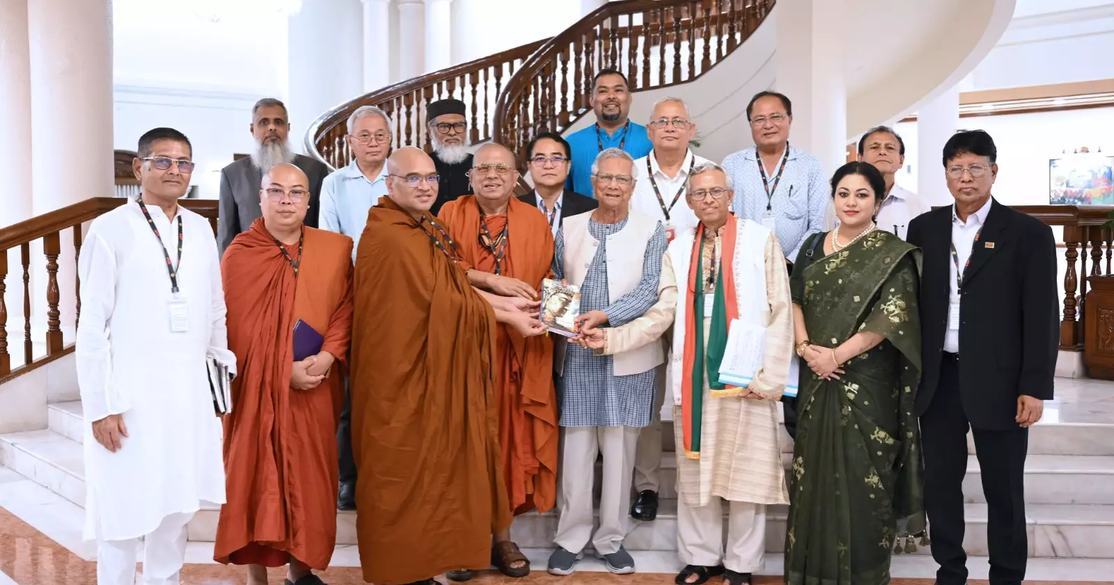 Buddhist leaders exchange greetings with Chief Adviser on Prabarana Purnima