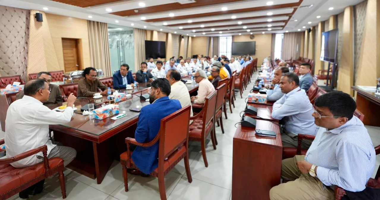 PM seeks media support to build a humane state, strengthen social values
