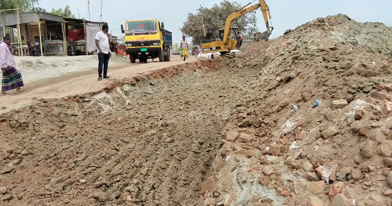 Patuaria ferry terminal still unprepared, Eid travellers fear suffering