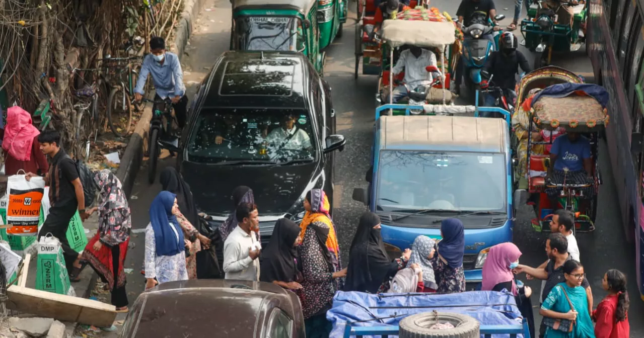 Jaywalking surges near New Market, Chandni Chowk ahead of Eid