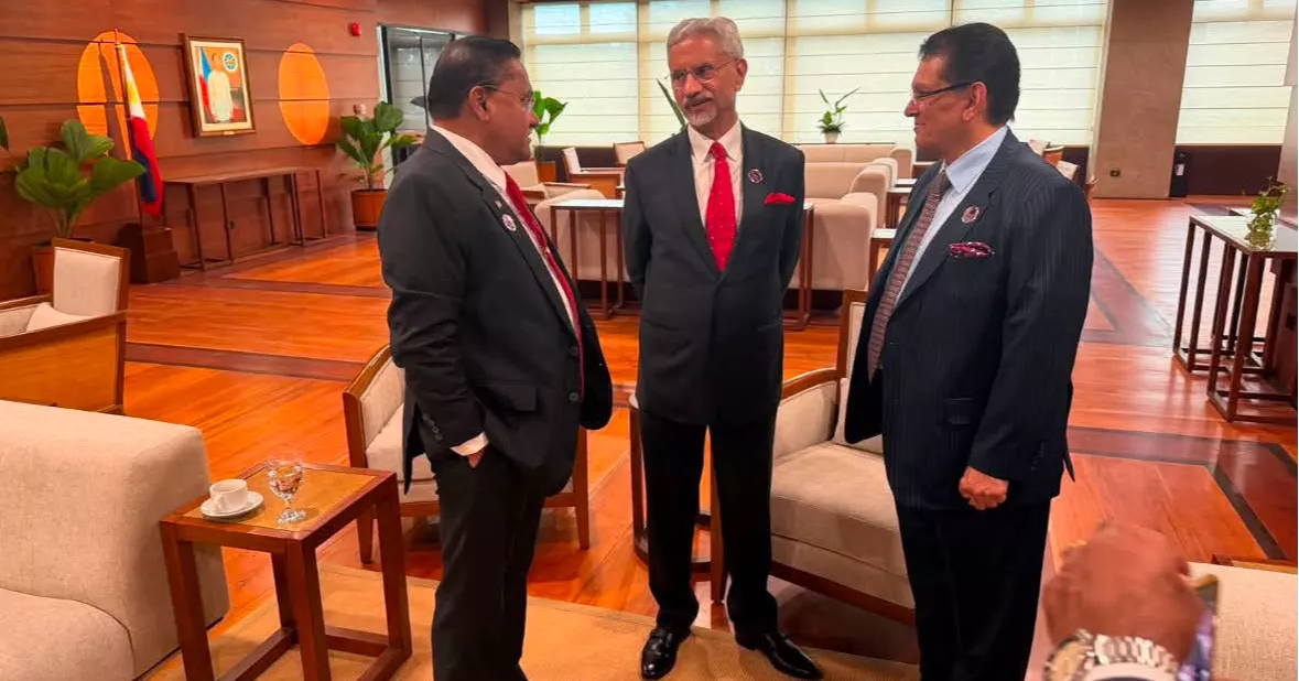 Bangladesh, India FMs exchange greetings on sidelines of ASEAN Regional Forum