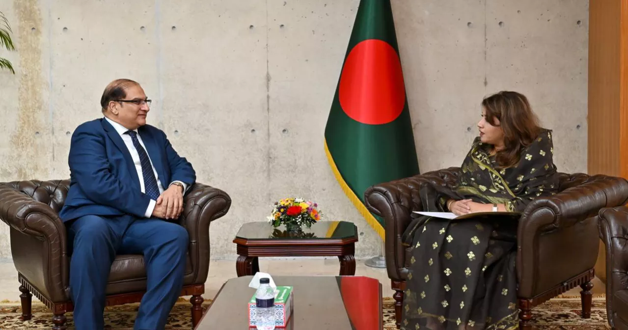 Pakistan’s Ishaq Dar holds phone talks with Bangladesh FM 