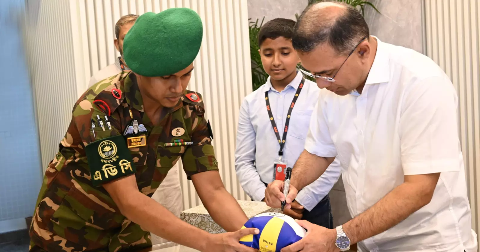 PM Tarique meets boy whose viral smile hid a story of loss